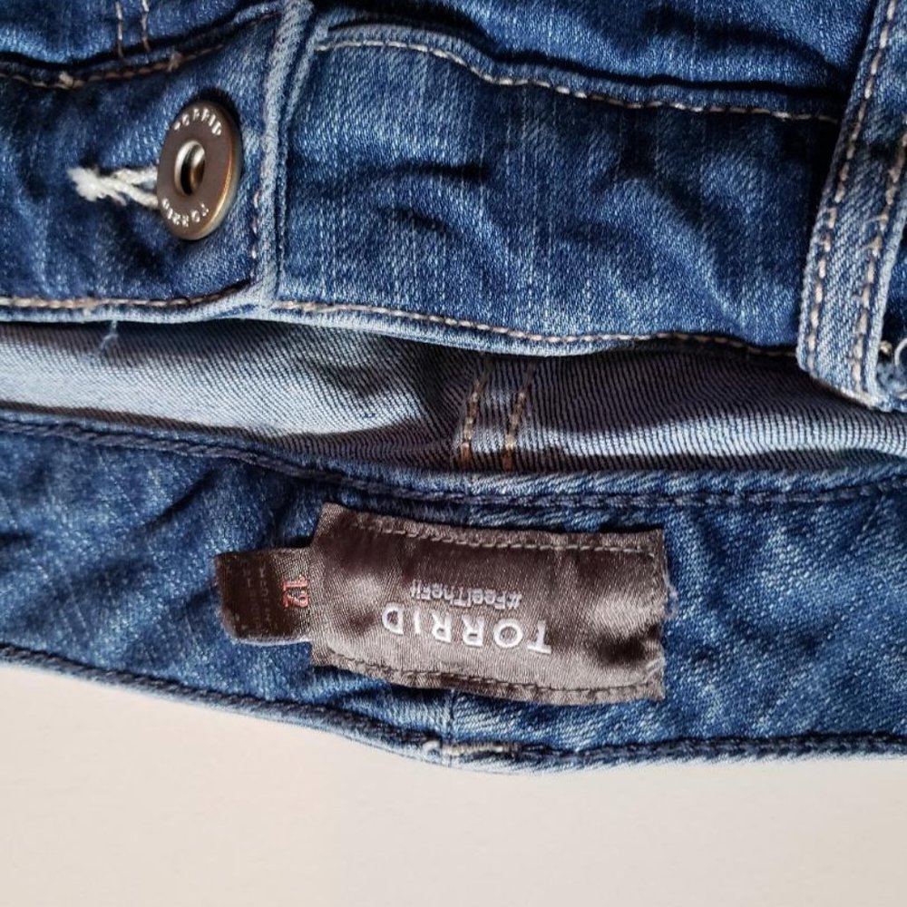 jean shorts - Picture 2 of 3